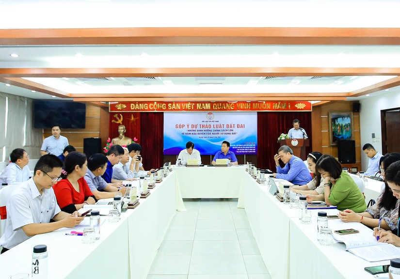 Hội thảo g&oacute;p &yacute; dự thảo 555win Mobi (sửa đổi) với chủ đề &amp;amp;quot;Những định hướng ch&iacute;nh s&aacute;ch lớn về đảm bảo quyền của người sử dụng đất&amp;amp;quot;. Ảnh: Hữu Thắng