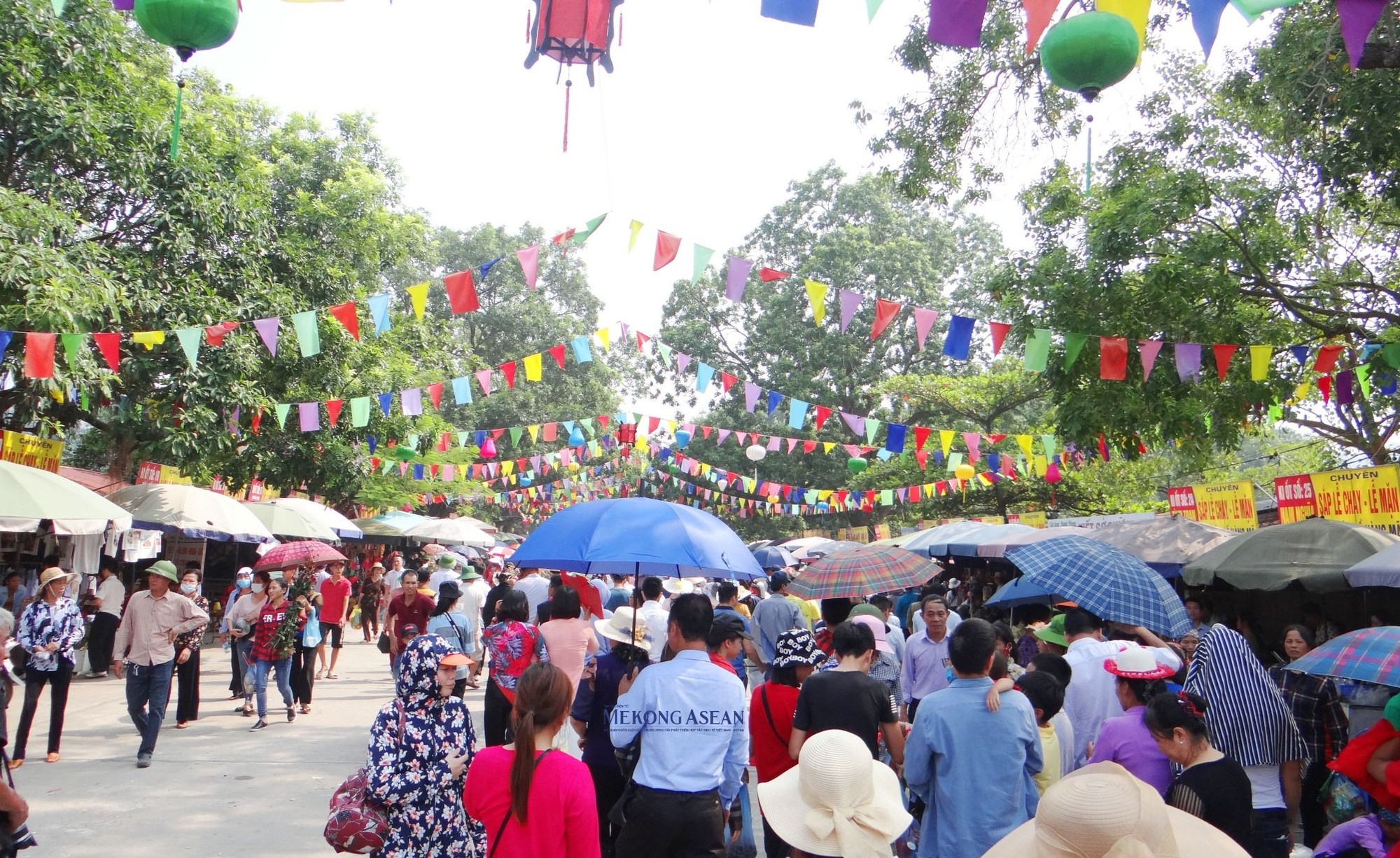 Đ&ocirc;ng đảo nh&acirc;n d&acirc;n v&agrave; du kh&aacute;ch đến dự 555win là Công ty cờ bạc trực tuyến tốt nhất. Ảnh tư liệu.