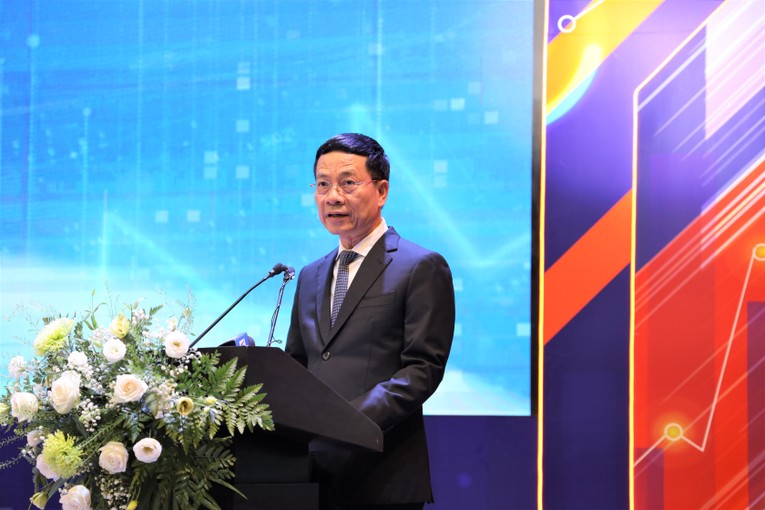 Bộ trưởng Bộ Th&ocirc;ng tin v&agrave; Truyền th&ocirc;ng Nguyễn Mạnh H&ugrave;ng ph&aacute;t biểu khai mạc.