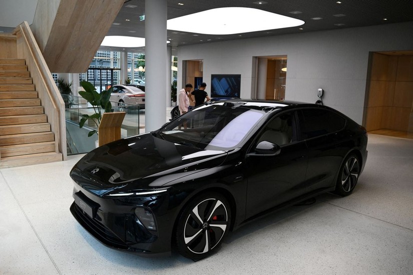 Xe điện NIO ET7 của nh&agrave; sản xuất Trung Quốc NIO. Ảnh: Reuters