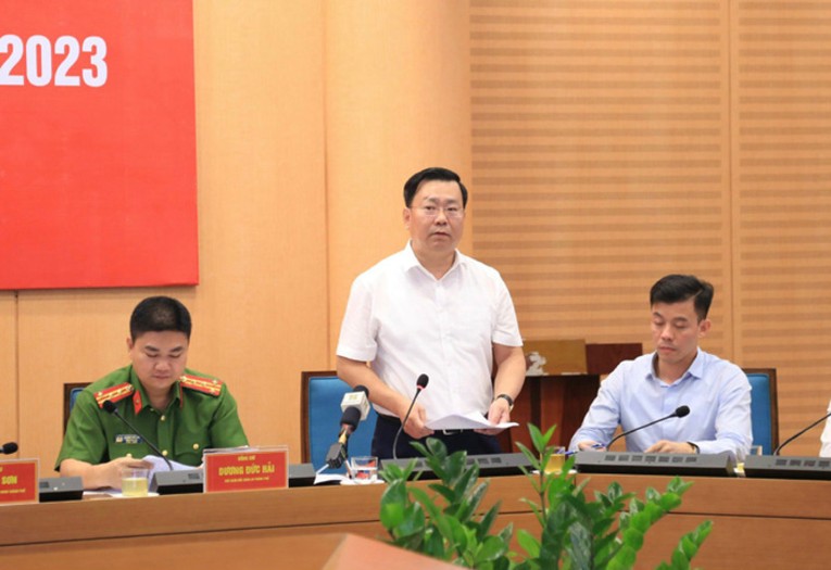 Gi&aacute;m đốc Sở X&acirc;y dựng V&otilde; Nguy&ecirc;n Phong ph&aacute;t biểu tại hội nghị. Ảnh: Hanoi.gov.