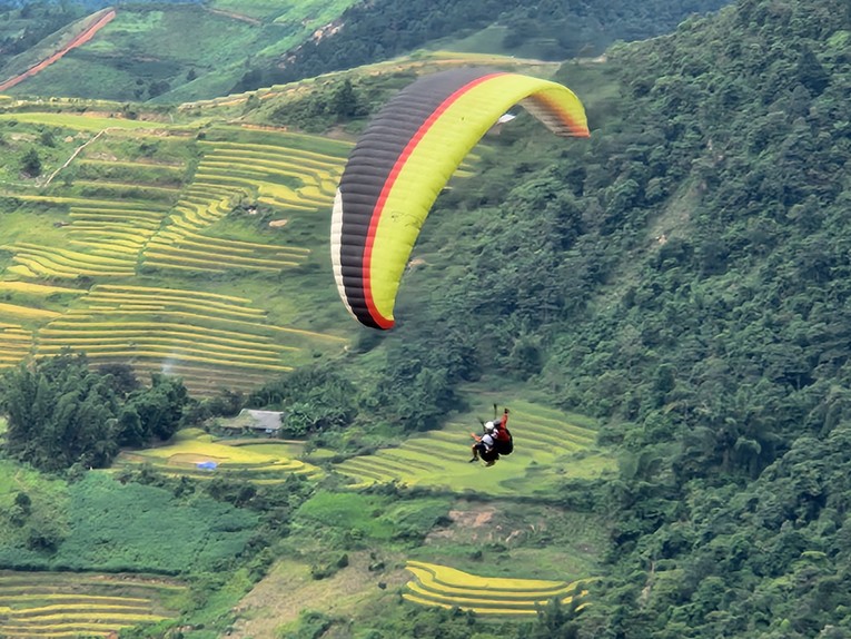 Festivel dù lượn Khau Phạ: Một trong những điểm nhảy dù đẹp nhất thế giới