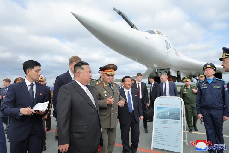 &Ocirc;ng Kim Jong-un l&ecirc;n t&agrave;u về Triều Ti&ecirc;n, kết th&uacute;c chuyến thăm Nga ảnh 4