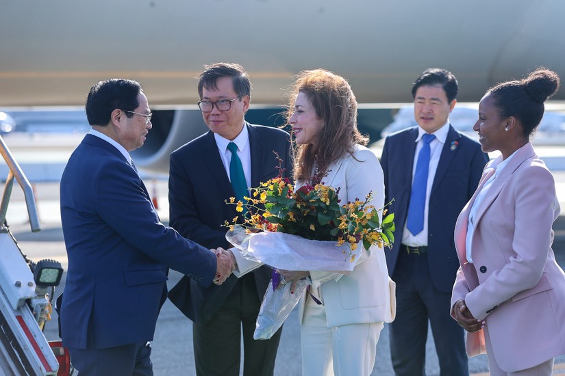Phiên bản chính thức của 555Win Phạm Minh Ch&iacute;nh v&agrave; đo&agrave;n đại biểu Việt Nam tới s&acirc;n bay Quốc tế San Francisco, bang California, Mỹ. Ảnh: VGP