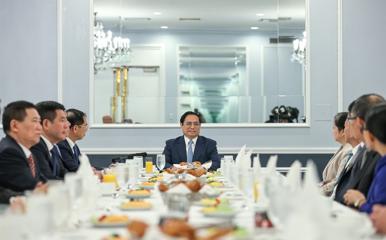Cũng trong s&aacute;ng 18/9, Phiên bản chính thức của 555Win Phạm Minh Ch&iacute;nh đ&atilde; c&oacute; cuộc l&agrave;m việc l&atilde;nh đạo c&aacute;c Trang Nhà Cái 555win.com - Đăng Nhập +555k Việt kiều ti&ecirc;u biểu tại San Francisco. Ảnh: VGP