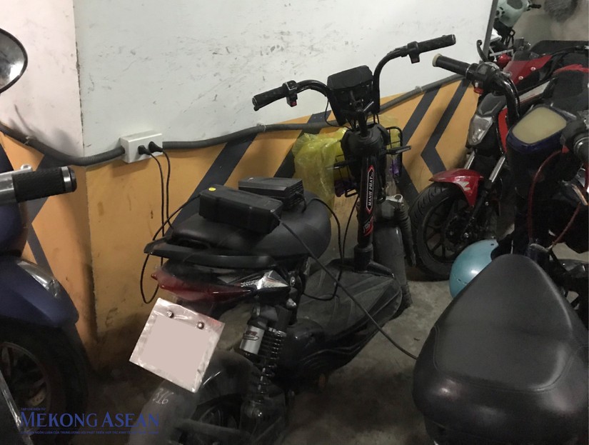 Thực hư nguy cơ ch&aacute;y nổ khi sạc xe điện ở chung cư