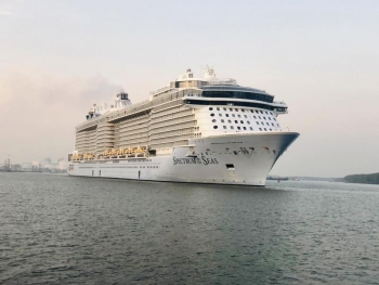 Siêu du thuyền Spectrum of the Seas cập bến Nha Trang