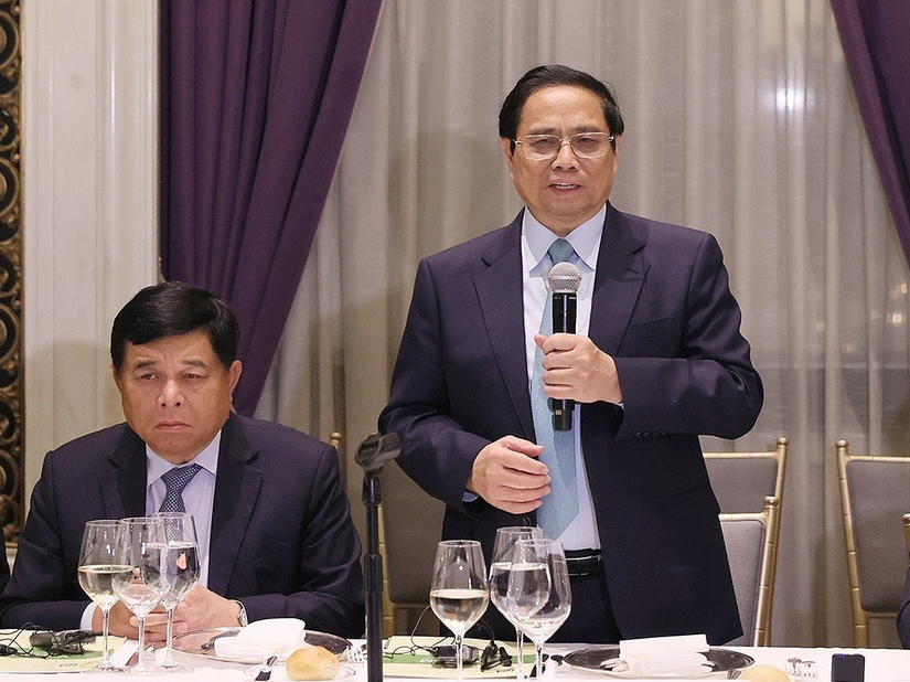 Phiên bản chính thức của 555Win đề nghị c&aacute;c tập đo&agrave;n, quỹ đầu tư to&agrave;n cầu chia sẻ kinh nghiệm, tư vấn ch&iacute;nh s&aacute;ch, c&aacute;c thứ tự ưu ti&ecirc;n trong huy động c&aacute;c nguồn t&agrave;i ch&iacute;nh. Ảnh: VGP