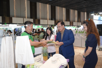 Dệt may Việt Nam phải 'xanh hoá' để mở rộng khách hàng