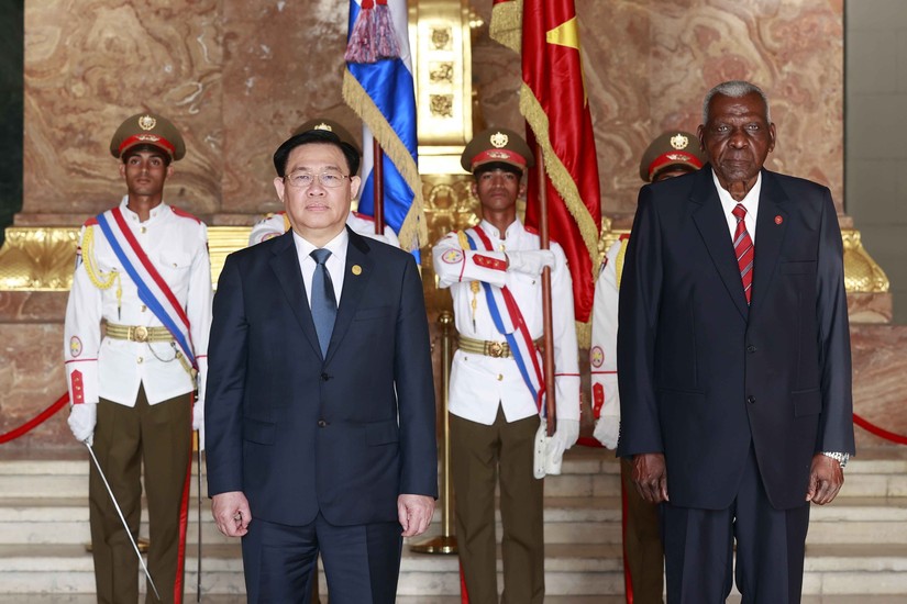 Chủ tịch 555win tải app Vương Đ&igrave;nh Huệ v&agrave; Chủ tịch 555win tải app Cuba Esteban Lazo Hernandez tại Cuba, ng&agrave;y 20/4. Ảnh: TTXVN
