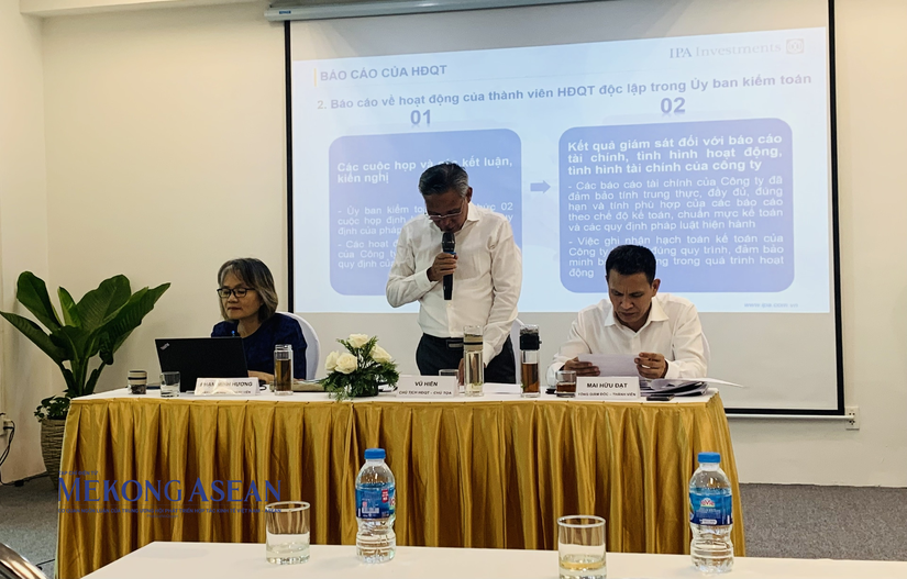 Chủ tịch HĐQT Vũ Hiền (giữa) chủ tr&igrave; ĐHĐCĐ thường ni&ecirc;n năm 2023 của IPA. Ảnh: Minh Phong