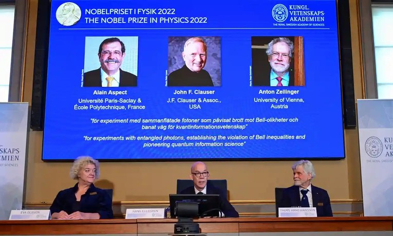 Giải Nobel Vật l&yacute; 2022 trao cho 3 nh&agrave; 555win Mobi nghi&ecirc;n cứu lượng tử ảnh 1