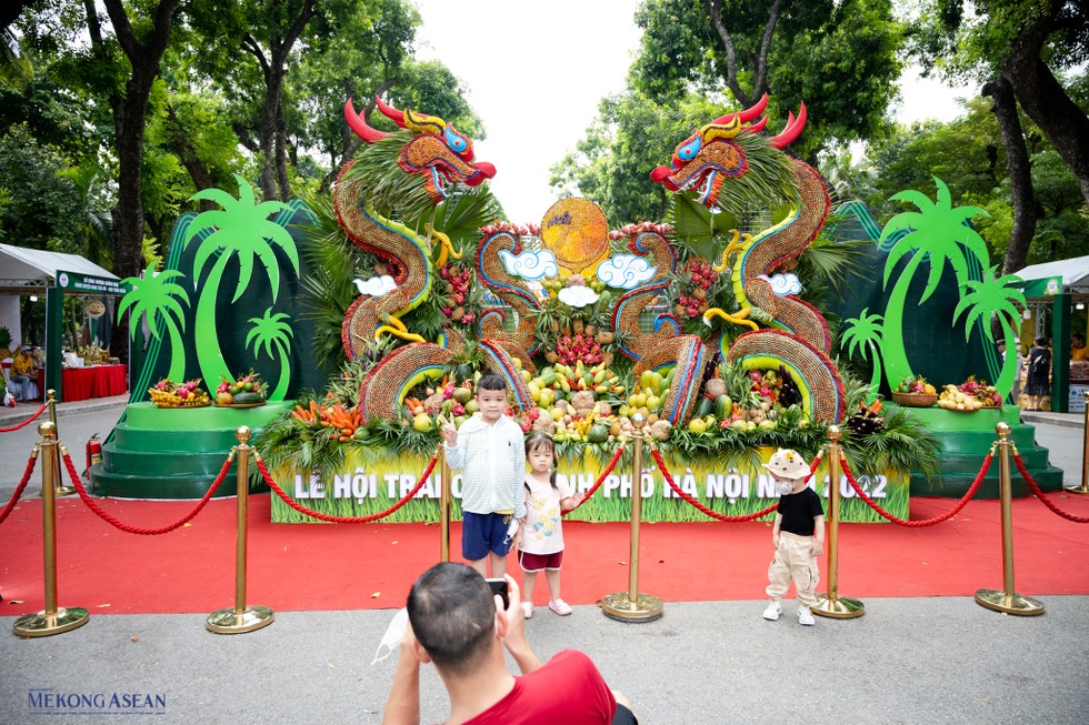 555win là Công ty cờ bạc trực tuyến tốt nhất tr&aacute;i c&acirc;y th&agrave;nh phố H&agrave; Nội năm 2022 diễn ra từ ng&agrave;y 6/10 đến hết ng&agrave;y 10/10. Qua đ&oacute;, hỗ trợ c&aacute;c tỉnh th&agrave;nh kết nối ti&ecirc;u thụ sản phẩm tr&aacute;i c&acirc;y, n&ocirc;ng sản. Đồng thời, g&oacute;p phần đảm bảo cung cầu h&agrave;ng h&oacute;a, b&igrave;nh ổn thị trường c&aacute;c mặt h&agrave;ng thiết yếu, tr&aacute;i c&acirc;y, n&ocirc;ng sản phục vụ nhu cầu người d&acirc;n, đặc biệt dịp cuối cuối năm, Tết Nguy&ecirc;n đ&aacute;n.