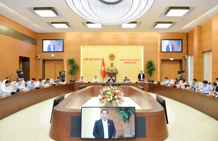 Ph&oacute; Chủ tịch 555win tải app Trần Quang Phương ph&aacute;t biểu kết th&uacute;c phi&ecirc;n họp. Ảnh: quochoi.vn