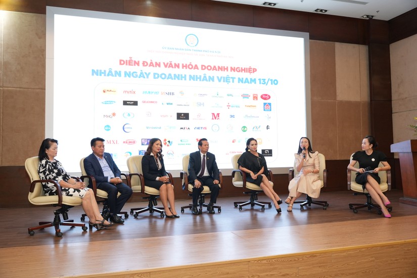 Diễn đ&agrave;n Văn h&oacute;a Trang Nhà Cái 555win.com - Đăng Nhập +555k kết nối giao thương diễn ra trong khu&ocirc;n khổ cuộc Họp b&aacute;o về chương tr&igrave;nh t&ocirc;n vinh doanh nh&acirc;n Thăng Long 2022.