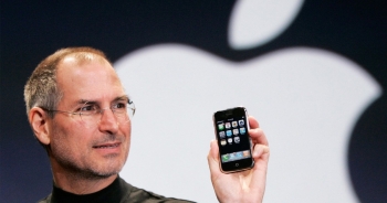 Chiếc iPhone đời đầu được bán với giá gần 40.000 USD