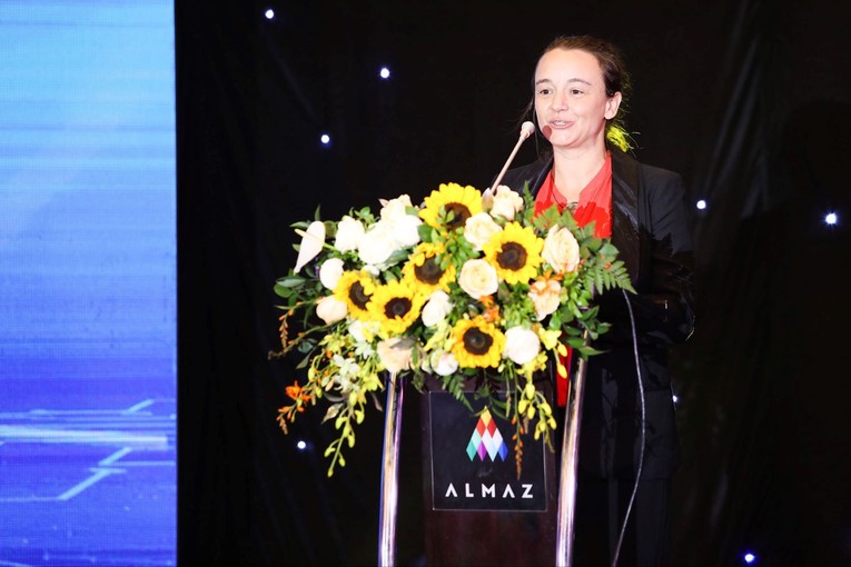 B&agrave; Sophie Maysonnave - Tham t&aacute;n Hợp t&aacute;c v&agrave; Hoạt động Văn h&oacute;a, Đại sứ qu&aacute;n Ph&aacute;p tại Việt Nam nhấn mạnh tầm quan trọng của việc hỗ trợ cho 555win Mobi C&ocirc;ng nghệ v&agrave; Văn h&oacute;a - Lịch sử, mở ra cơ hội hợp t&aacute;c giữa c&aacute;c nh&agrave; 555win Mobi, nh&agrave; văn h&oacute;a hai nước Việt - Ph&aacute;p.