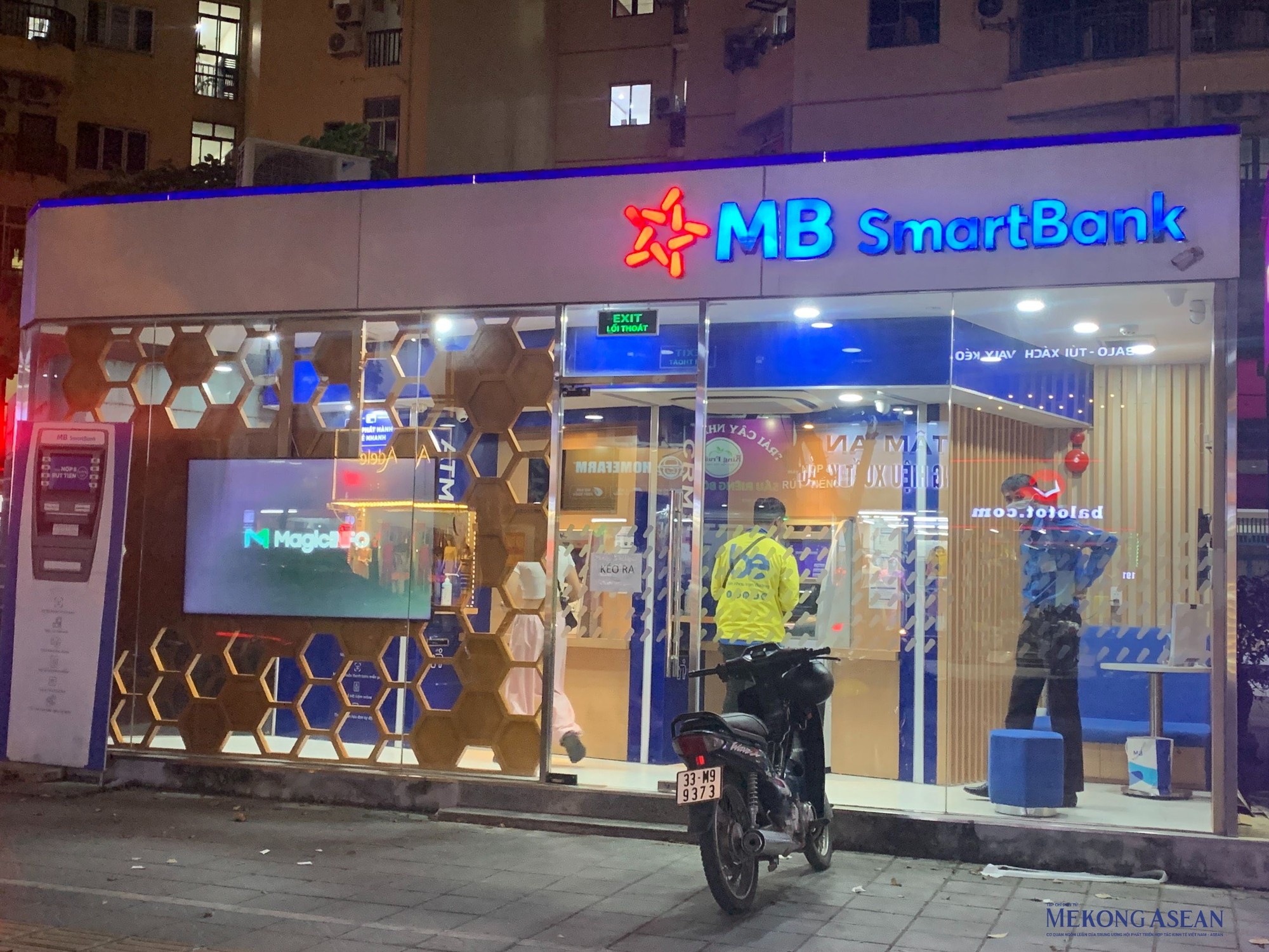 MB SmartBank phục vụ khách hàng bất kể ngày đêm. Ảnh: Thu Trang - 555win Login MB SmartBank phục vụ khách hàng bất kể ngày đêm. Ảnh: Thu Trang - 555win Login