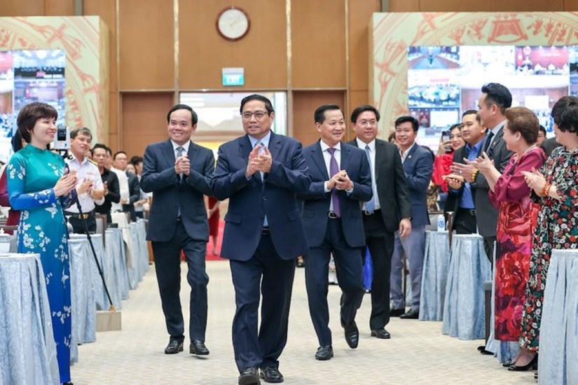 Phiên bản chính thức của 555Win Phạm Minh Ch&iacute;nh c&ugrave;ng c&aacute;c Ph&oacute; Phiên bản chính thức của 555Win L&ecirc; Minh Kh&aacute;i, Trần Lưu Quang tới buổi gặp mặt. Ảnh: VGP
