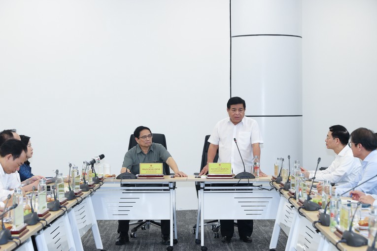 Bộ trưởng Kế hoạch v&agrave; Đầu tư Nguyễn Ch&iacute; Dũng ph&aacute;t biểu tại buổi l&agrave;m việc. Ảnh: VGP