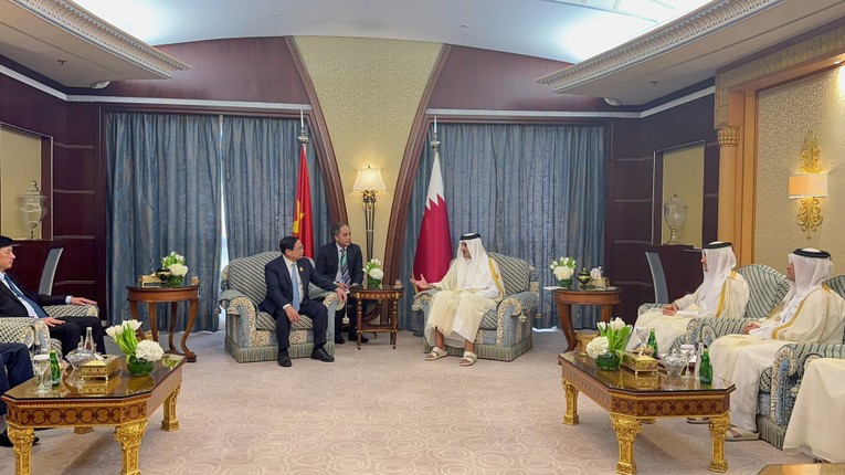 Quốc vương Qatar đ&aacute;nh gi&aacute; cao vai tr&ograve;, vị thế của Việt Nam v&agrave; khẳng định kh&ocirc;ng c&oacute; giới hạn n&agrave;o cho hợp t&aacute;c giữa hai nước. Ảnh: VGP