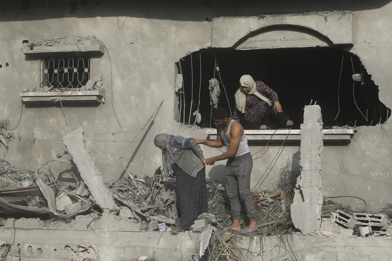 Người d&acirc;n Gaza bị cảnh b&aacute;o l&agrave; 'đồng phạm khủng bố' nếu kh&ocirc;ng sơ t&aacute;n ảnh 1