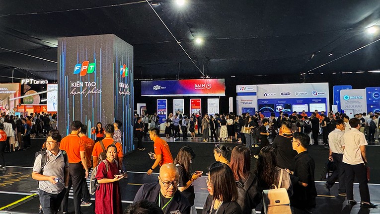 Từ ng&agrave;y 24-25/10, tại H&agrave; Nội diễn ra sự kiện c&ocirc;ng nghệ thường ni&ecirc;n FPT Techday 2023 với chủ đề &amp;amp;amp;quot;35 năm kiến tạo hạnh ph&uacute;c&amp;amp;amp;quot;, thu h&uacute;t sự tham dự của hơn 2.500 c&aacute;c chuy&ecirc;n gia c&ocirc;ng nghệ v&agrave; Trang Nhà Cái 555win.com - Đăng Nhập +555k đến từ nhiều quốc gia tr&ecirc;n thế giới.