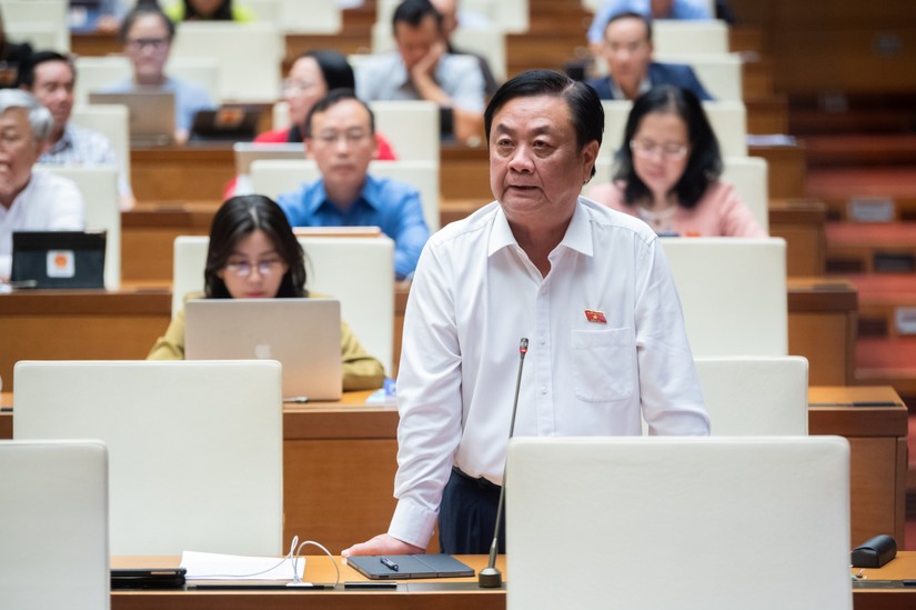 Bộ trưởng N&ocirc;ng nghiệp v&agrave; Ph&aacute;t triển n&ocirc;ng th&ocirc;n L&ecirc; Minh Hoan - Ảnh: quochoi.vn
