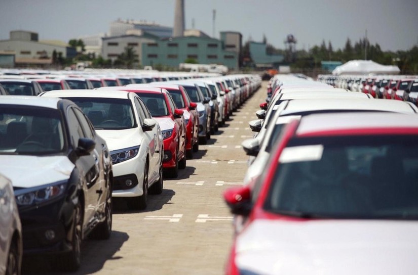 10 th&aacute;ng, Việt Nam nhập khẩu &ocirc; t&ocirc; nguy&ecirc;n chiếc từ Th&aacute;i Lan với 65,6 ngh&igrave;n chiếc, tăng 68%.