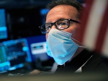 Goldman Sachs trấn an giới đầu tư: 'Omicron không nguy hiểm hơn biến chủng khác'