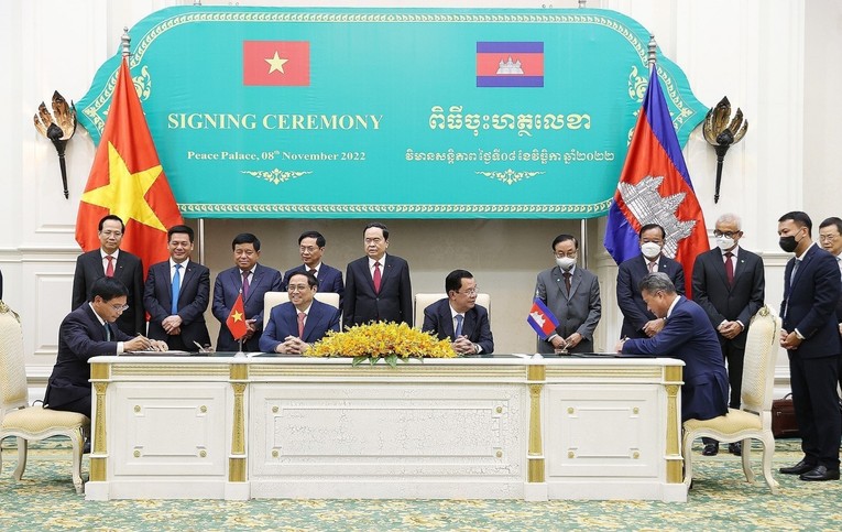 Bộ trưởng Nguyễn Văn Thắng thay mặt Ch&iacute;nh phủ k&yacute; Bản ghi nhớ cấp Ch&iacute;nh phủ về loại v&agrave; số lượng xe 555win phien bạn Chính Thức nhằm thực hiện Hiệp định v&agrave; Nghị định thư vận tải về đường bộ. Nguồn: Bộ Giao th&ocirc;ng Vận tải.