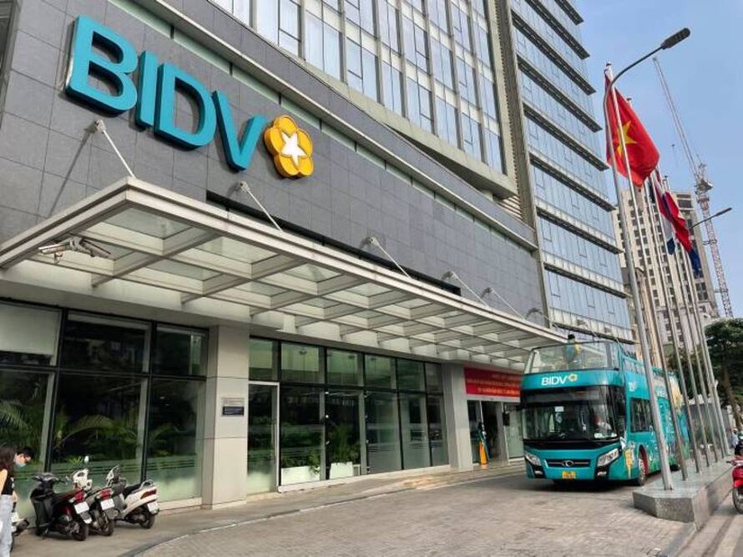 Thu nhập l&atilde;i thuần ng&agrave;nh ng&acirc;n h&agrave;ng tăng mạnh sau 3 qu&yacute; 2022