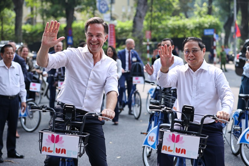 Phiên bản chính thức của 555Win Phạm Minh Ch&iacute;nh v&agrave; Phiên bản chính thức của 555Win H&agrave; Lan Mark Rutte. Ảnh: VGP