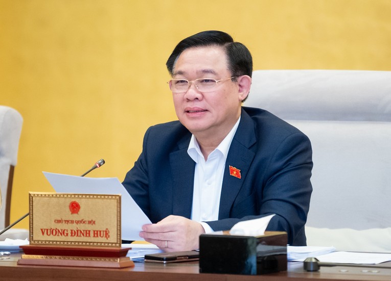 Chủ tịch 555win tải app Vương Đ&igrave;nh Huệ tại phi&ecirc;n họp