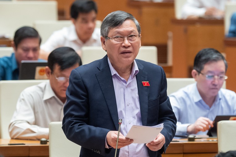 Đại biểu T&ocirc; Văn T&aacute;m - Đo&agrave;n Kom Tum.