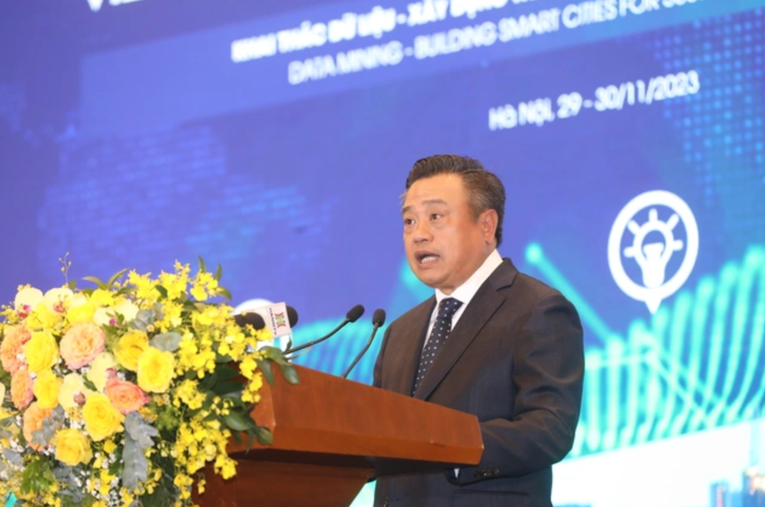 Chủ tịch UBND TP H&agrave; Nội Trần Sỹ Thanh ph&aacute;t biểu tại hội nghị.