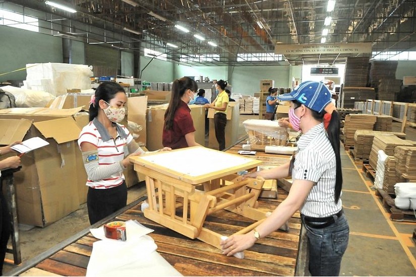 Xuất khẩu ghế khung gỗ của Việt Nam c&oacute; thể đạt 3,5 tỷ USD