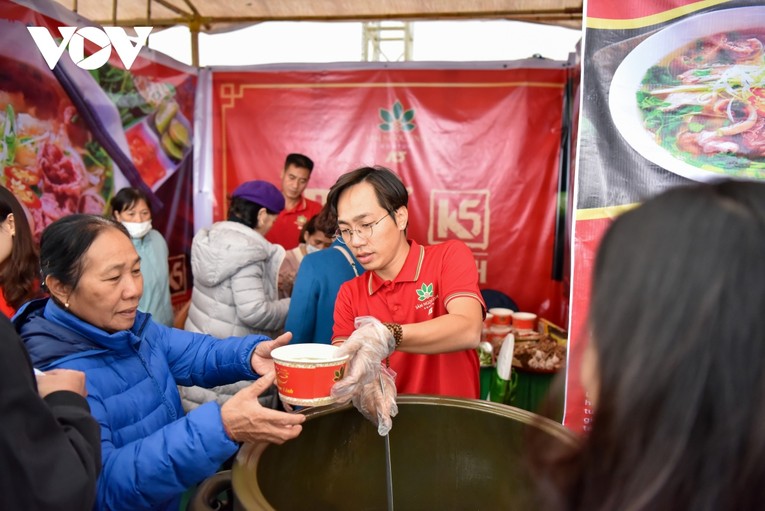 Sự kiện thu h&uacute;t nhiều người d&acirc;n quan t&acirc;m.