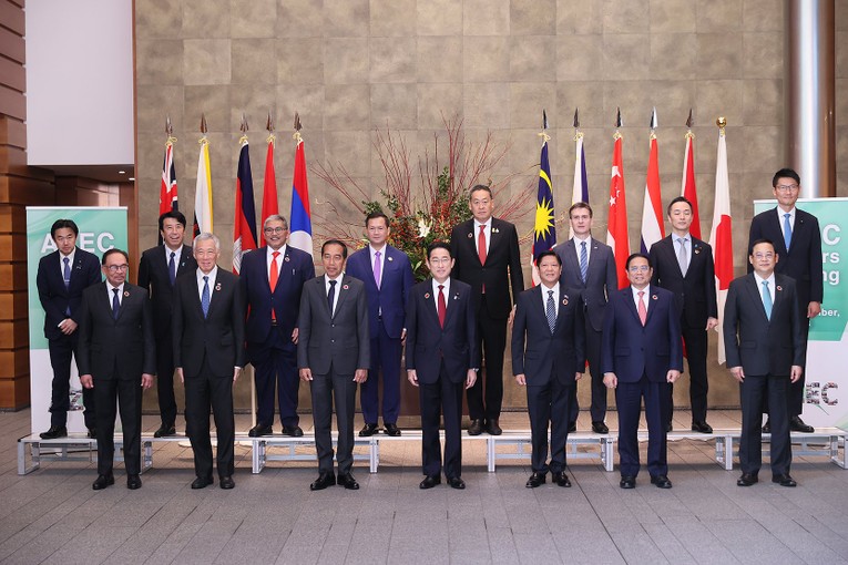 L&atilde;nh đạo cấp cao c&aacute;c nước ASEAN, Nhật Bản v&agrave; Australia tại Hội nghị AZEC. Ảnh: VGP