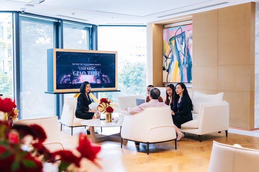 Khu vực ph&ograve;ng chờ cao cấp của Techcombank Priority d&agrave;nh cho kh&aacute;ch h&agrave;ng ưu ti&ecirc;n được khai trương tại H&agrave; Nội v&agrave; TP HCM