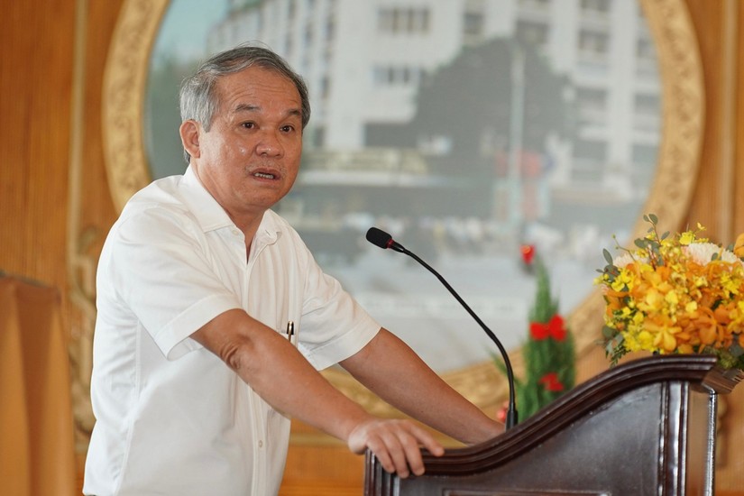 Bầu Đức tại buổi gặp gỡ nh&agrave; đầu tư vừa qua. Ảnh: HAGL