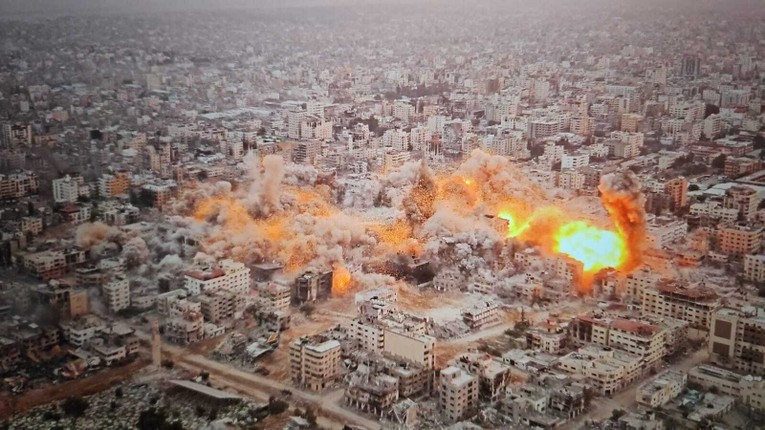 Israel ph&aacute; hủy mạng lưới đường hầm dưới Quảng trường Palestine ở Th&agrave;nh phố Gaza, ng&agrave;y 21/12. Ảnh: IDF