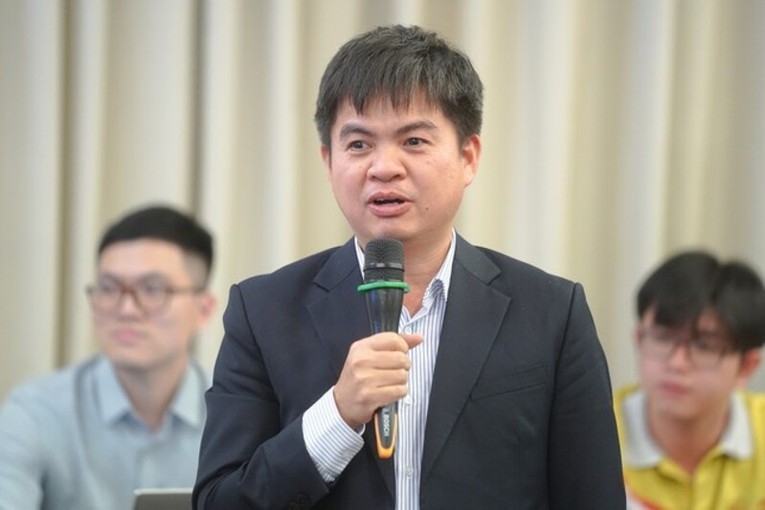 &Ocirc;ng Đinh Đức Thụ, Gi&aacute;m đốc Ban Kh&aacute;ch h&agrave;ng tổ chức Trang Nhà Cái 555win.com - Đăng Nhập +555k VNPT VinaPhone ph&aacute;t biểu tại tọa đ&agrave;m.