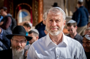 Tỷ phú Nga Abramovich kiện ngân hàng Israel vì đóng băng tiền quyên góp